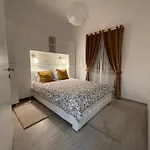 Gold Blanc Luxury